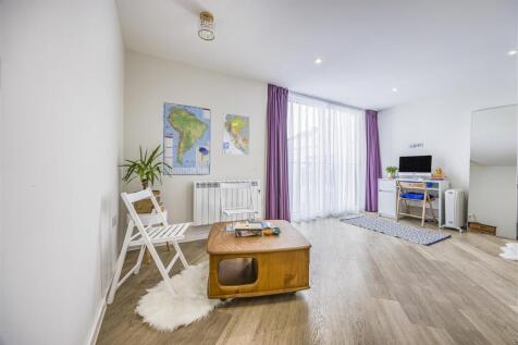 36 Canaway Court, Wimborne Road, Poole-PorticoMark