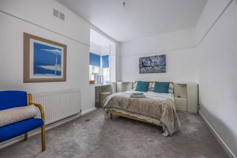 28 R L Stevenson Avenue, Bournemouth-PorticoMarket
