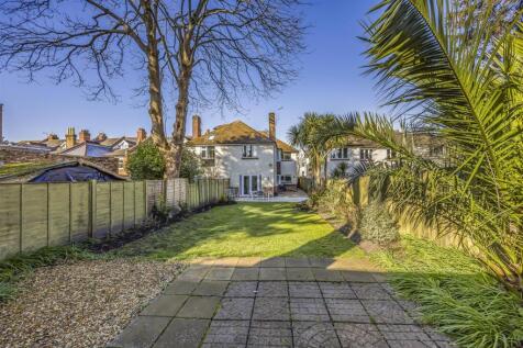 28 R L Stevenson Avenue, Bournemouth-PorticoMarket