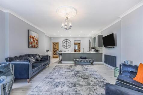 Flat 2 Earls Court, 9 Gervis Road, Bournemouth-Por