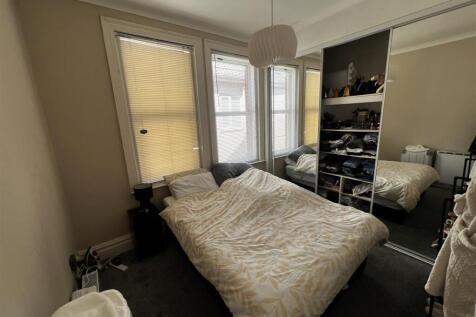 bedroom.jpg