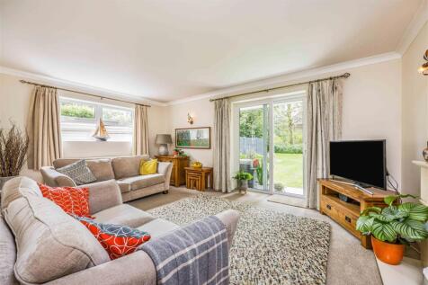 Flat 2, Centenary Court, 19 Burton Road, Poole-Sma