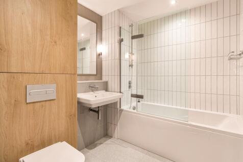Experience luxury in this stylish bathroom designed with modern aesthetics.