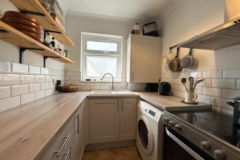 Kitchen 1.JPEG