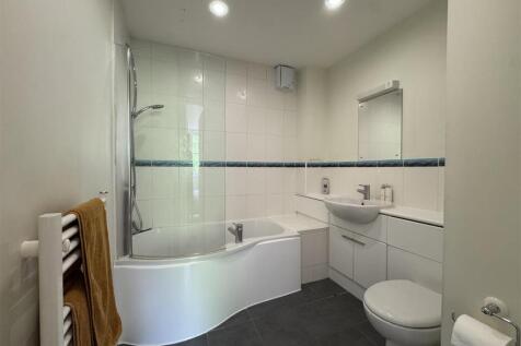 Bathroom.JPEG