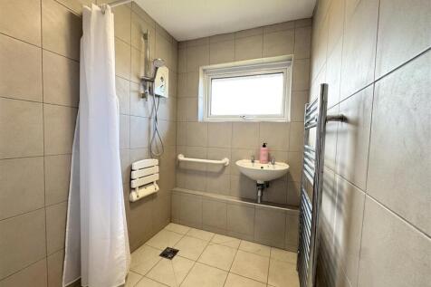 Wet Room.JPEG
