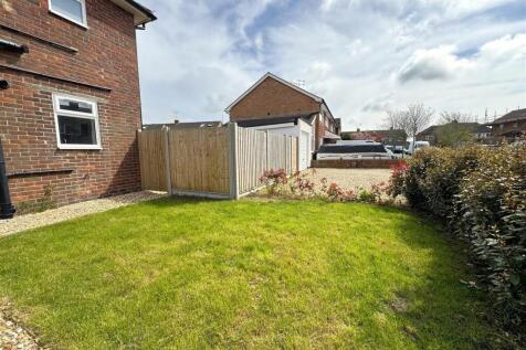 Front garden.JPEG