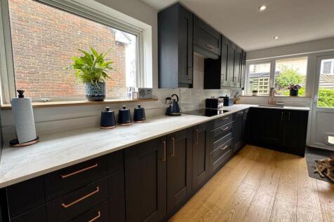 Kitchen 2.JPEG