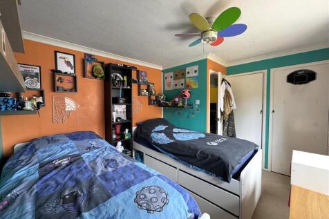 Bedroom 2.JPEG