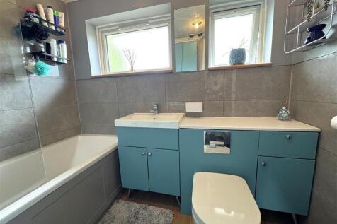 Bathroom 1.JPEG