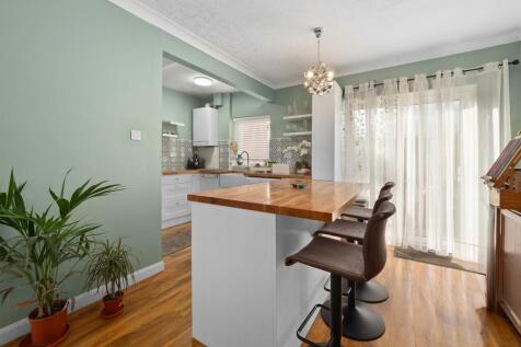 44 Crossway Rd-4.jpg