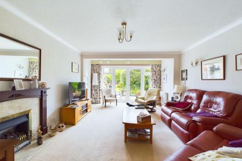 CAM03736G0-PR0041-STILL009.jpg