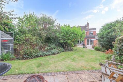 Newby Close-1 copy.jpg