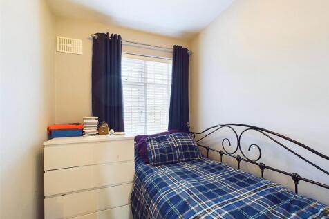 CAM03736G0-PR0054-STILL002.jpg
