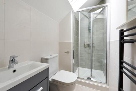 Bathroom 3.jpeg
