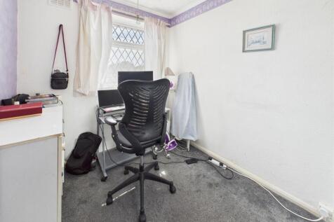 CAM03736G0-PR0133-STILL014.jpg
