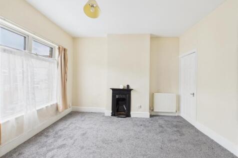 CAM03736G0-PR0155-STILL014.jpg
