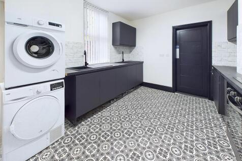 Shared Kitchen 2.jpg