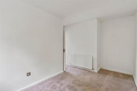 18 Potton Close NWM (3 of 18).jpg