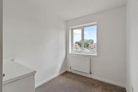 18 Potton Close NWM (6 of 18).jpg