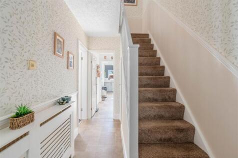 54 Ravensdale Rd NWM (10 of 27).jpg