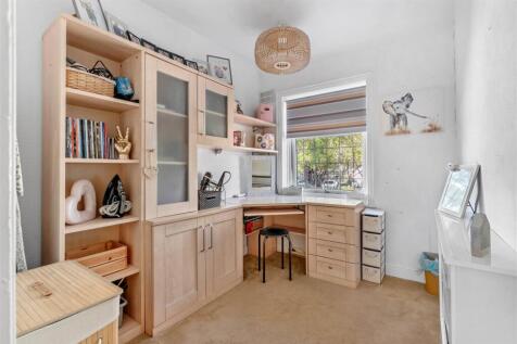 54 Ravensdale Rd NWM (18 of 27).jpg