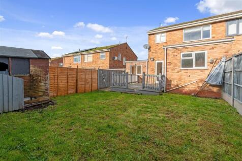 37 Morris Drive, Whitnash (17 of 28).jpg