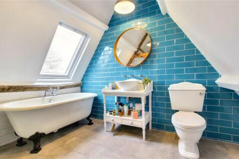 2nd Floor Bathroom