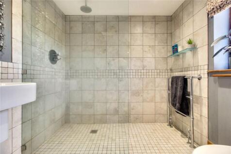 Gf Shower Room
