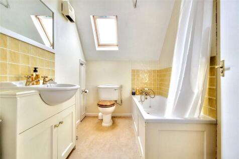 1st Floor Bathroom