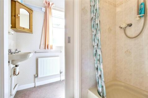 G.F. Shower Room/Wc