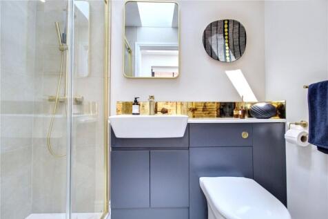 Gf Shower Room