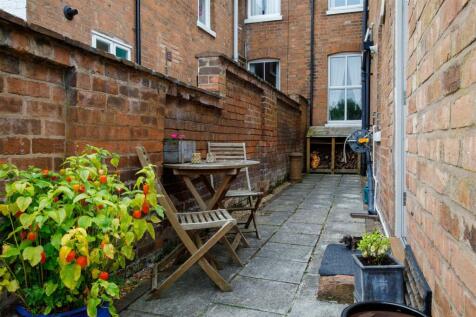 LeamTerr61-08A.jpg