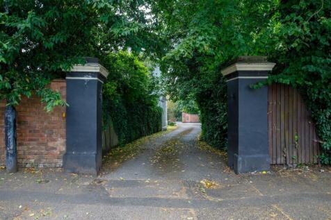 Binswood22-02A.jpg