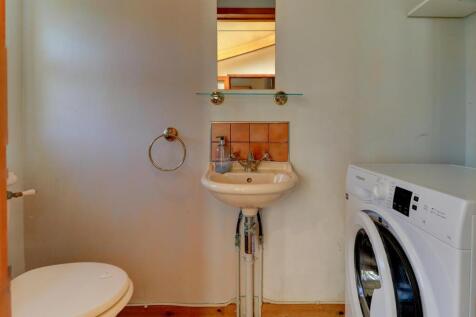 Guest WC/Utility