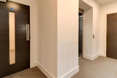 Communal Hallway &amp; Lift Access
