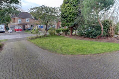 Front Garden &amp; Driveway