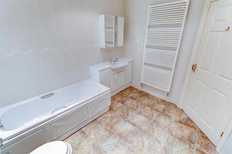 Ensuite Bedroom 1