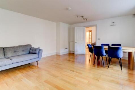 Living/Dining Room