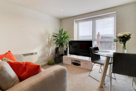 Living/Dining Area