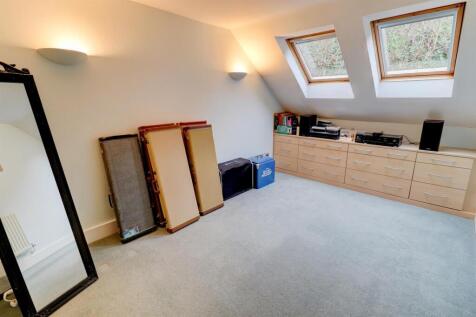 Bedroom 2/Office