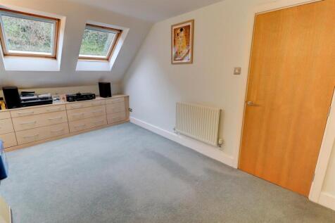 Bedroom 2/Office
