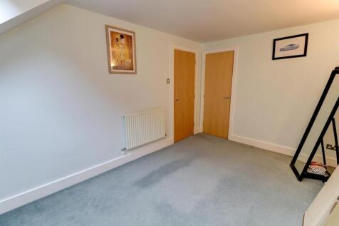 Bedroom 2/Office