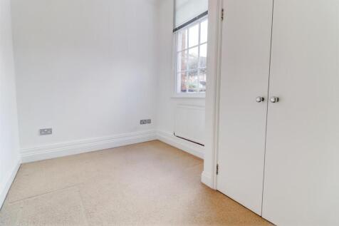 Bedroom 2/Office