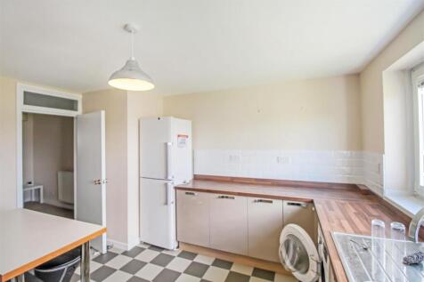 5 KITCHEN.JPG