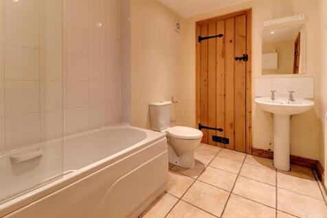 Ground Floor Main Bathroom