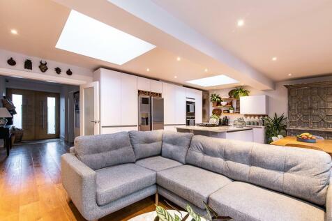 8 maple drive-2.jpg