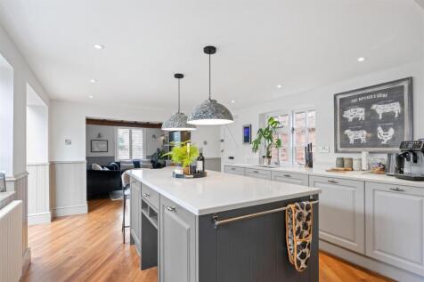 67 Main St-High-62.jpg