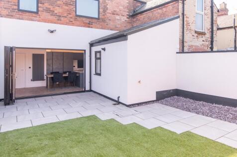 17 elm av h res (9 of 35).jpg