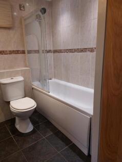 Apt 1 Bathroom.jpg